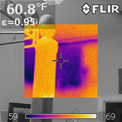 Missing insulation on kneewall